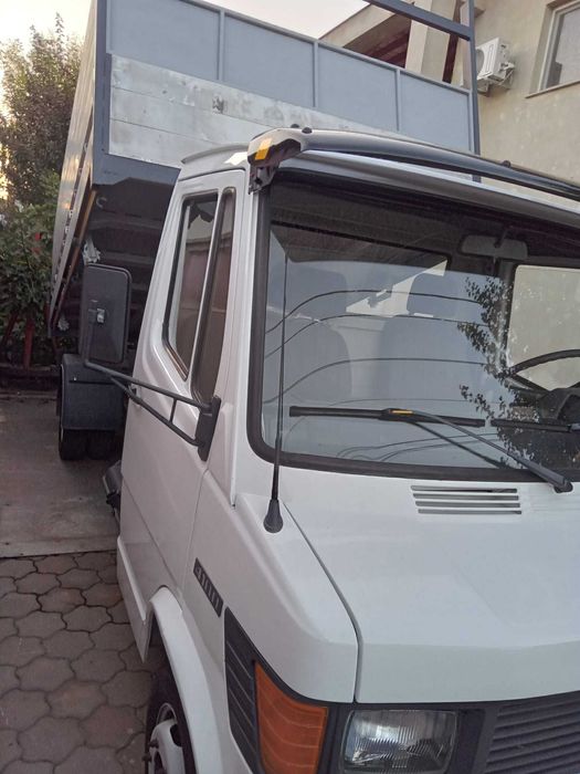 Autoutilitara basculabila