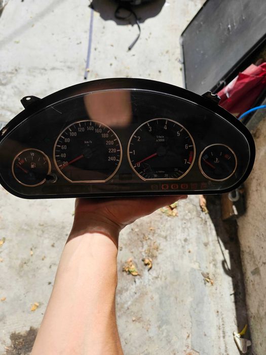 бмв е36, километраж, задна броня, подкалници, фарове, греди за тавана