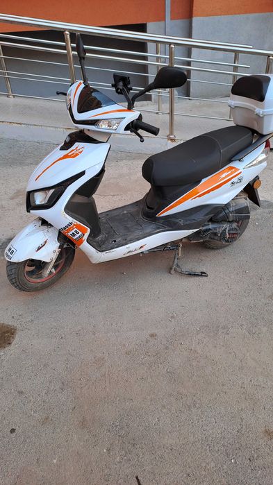 Скутер , мопед , м8