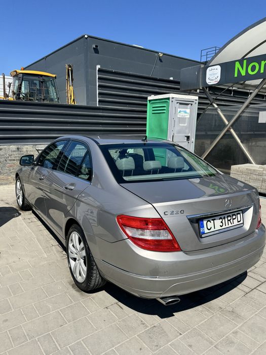 Vând Mercedes-Benz C220 CDI, model W204, Foarte întreținută!