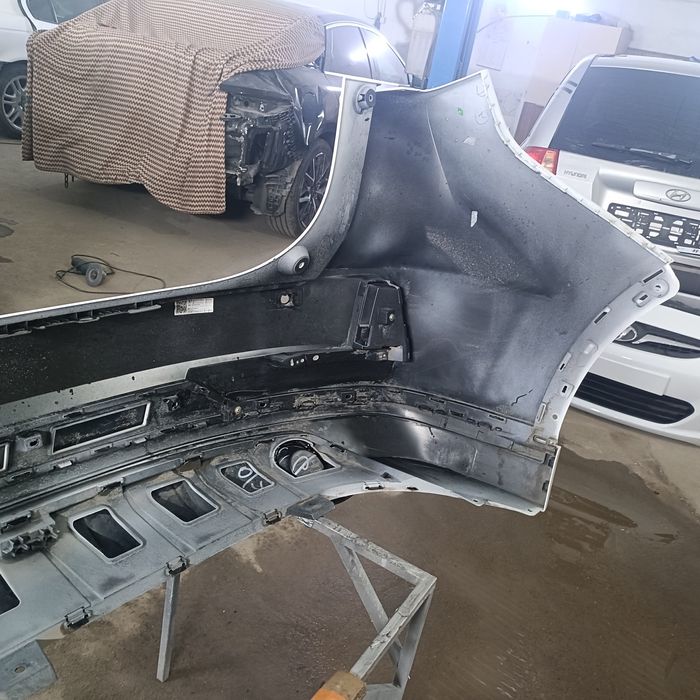 Продам задный бампер