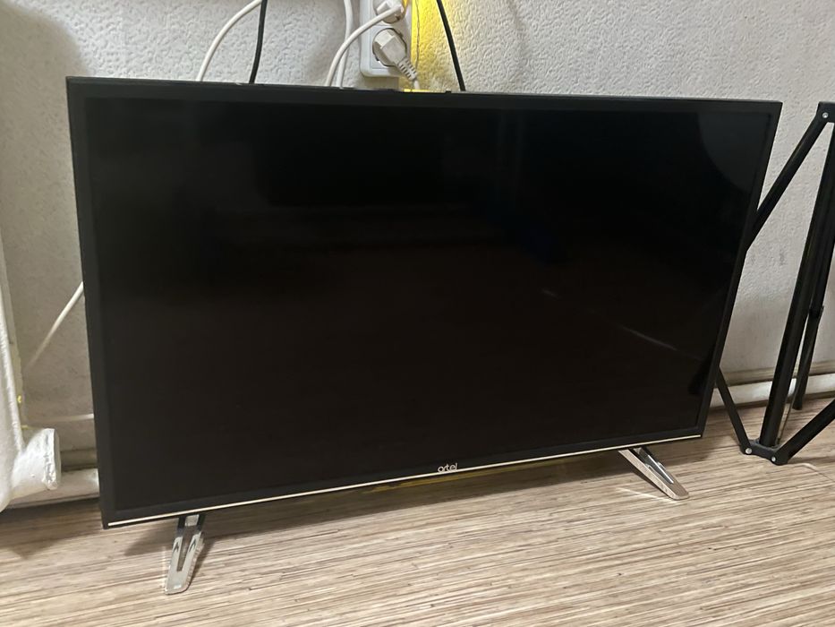 продам телевизор Artel Smart TV 43″