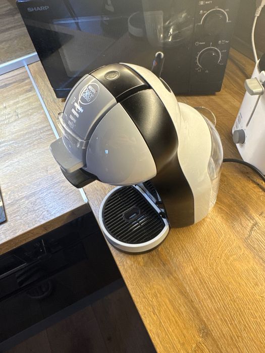 Nescafe Dolce Gusto capsule coffee machine