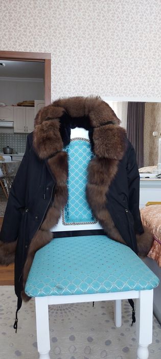 Женская парка черная