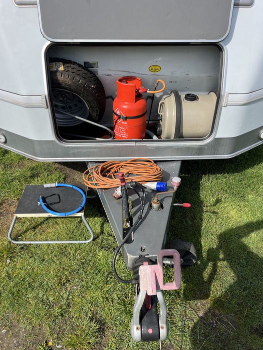 Rulota Hymer Eriba Nova 2000 Izolatie superioar Pual 2 zone pat francez Boiler gaz Acumulator Rezervor intern extern stare perfecta