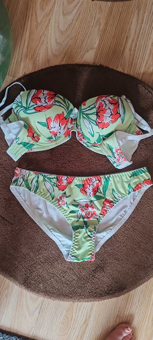 Costum de baie nou cu imprimeu floral