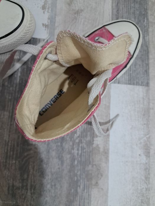 Converse hot pink