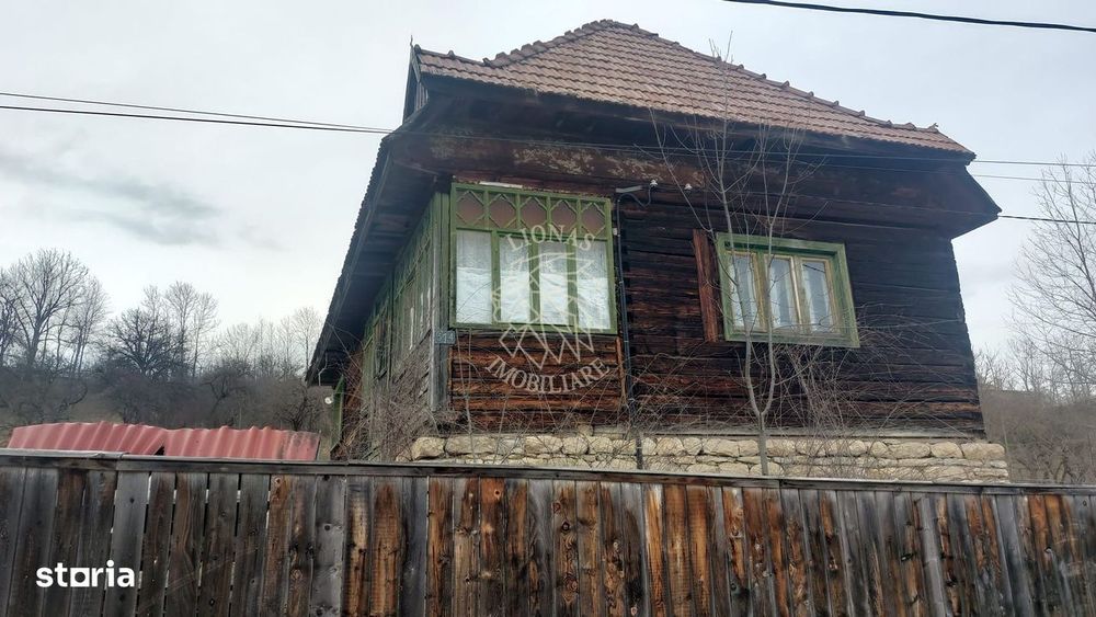 COMISION O Casă tradițională de vânzare 60MP teren intravilan 2295MP M