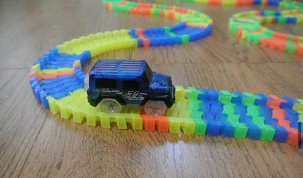 Детская машинка на рельсах