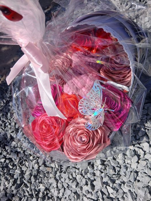 De vânzare flori din satin