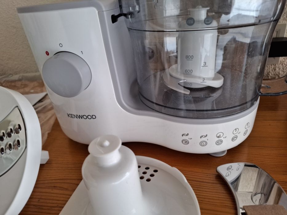 Kenwood кух.робот купа 1,4 л, блендер, емулгатор, рязане, шредер 400W