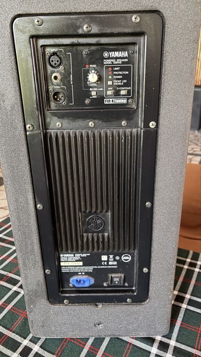 Активни тонколони 15” YAMAHA DSR 115