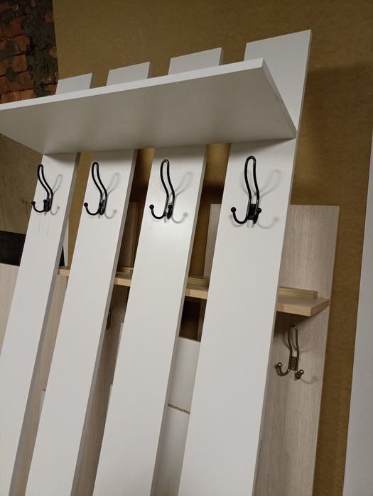 Продам вешалку новая