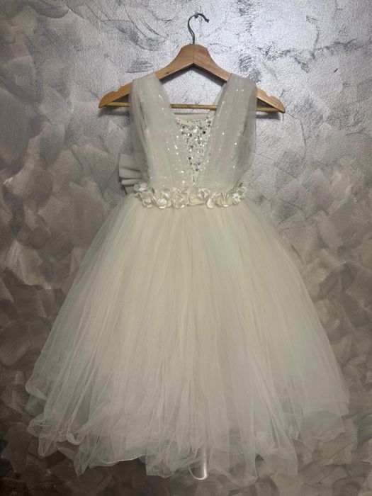 Rochie elegantă Miss Helina 6 ani ivory, tull, paiete, fundă mare – nuntă/botez