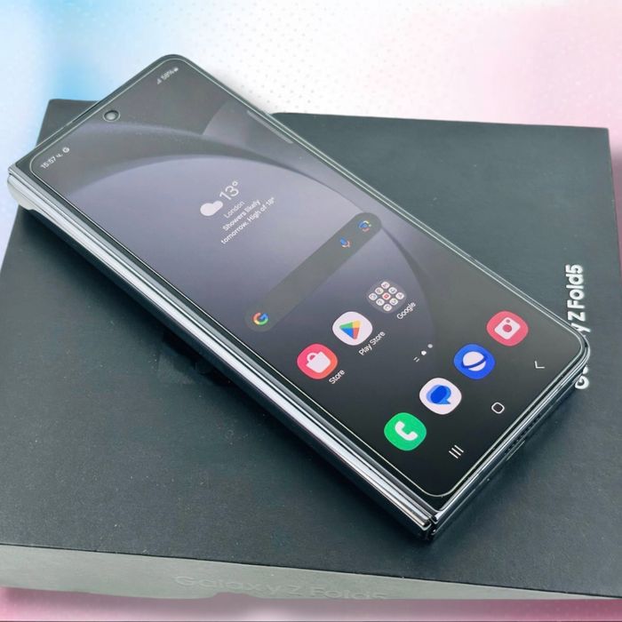 Samsung Galaxy Z Fold 5 5G 256GB 12RAM Black Перфектен! Гаранция!