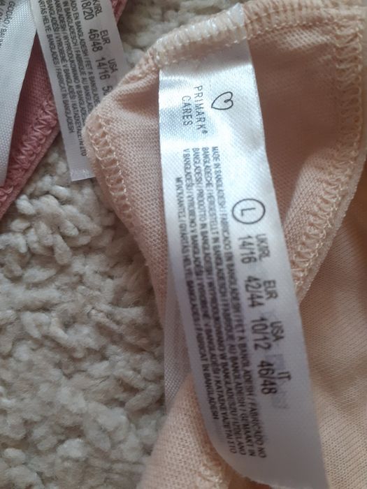 Oferta Primark : sutien +2 perechi chiloti tanga
