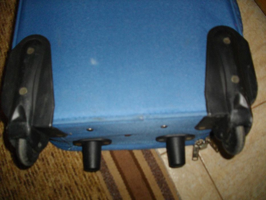 Голям,среден и малък куфар,пластмаса и текстил