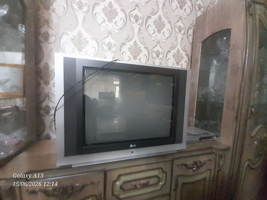 Tv sotiladi kurilishi yaxshi tuner ketadi