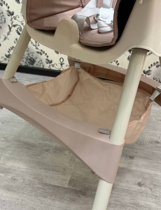 Стульчик для кормления и шезлонг