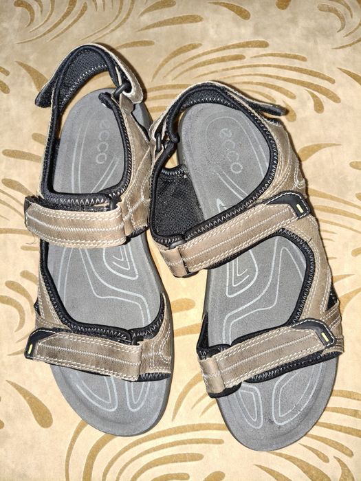 Sandale ecco 44 bune