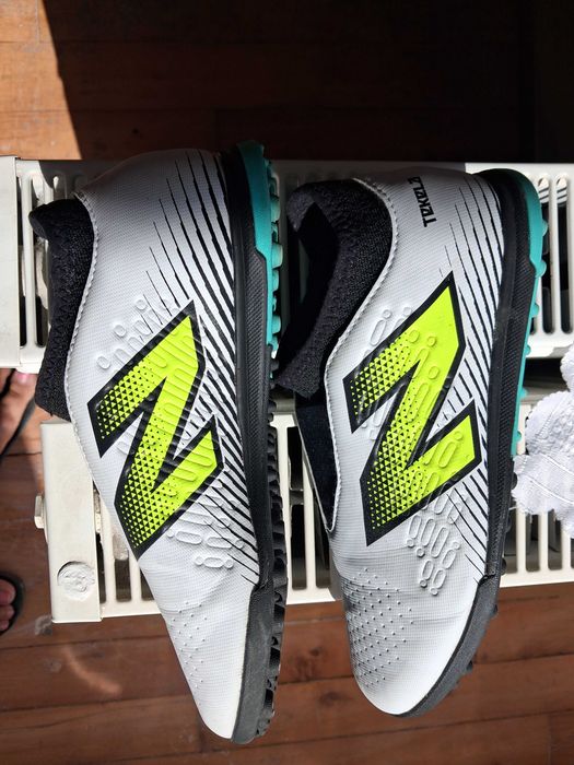 Футболни стоножки New Balance Tekela 37 номер