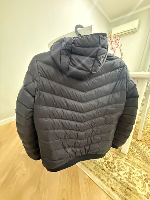 Продам куртку Armani exchange