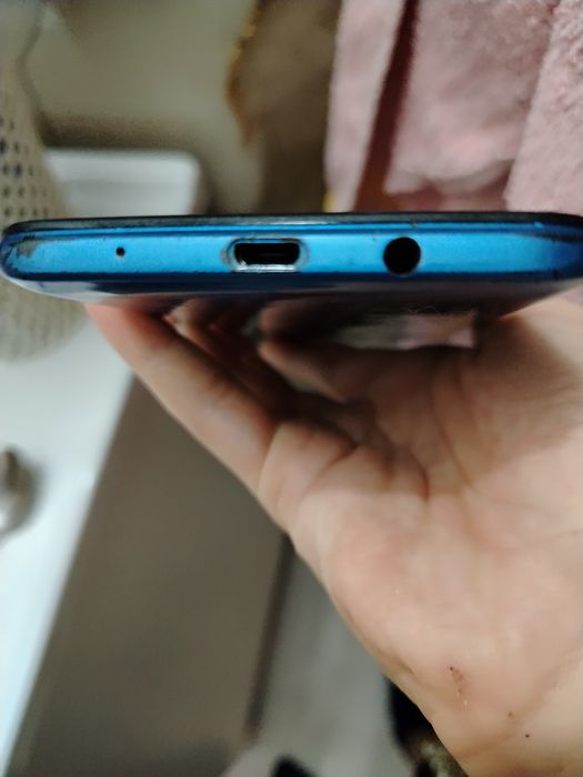 Телефон Hot 10 Play