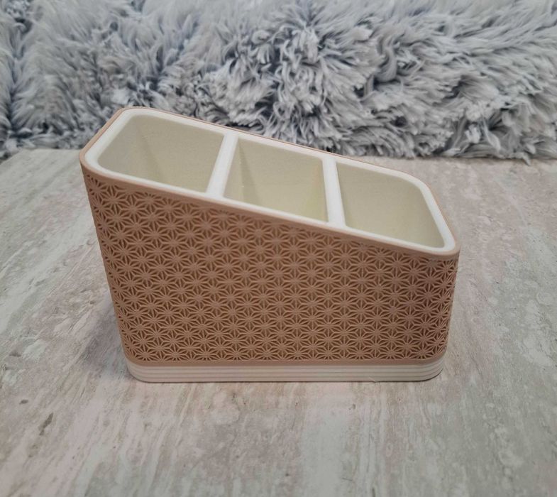 Suport telecomandă triplu – design elegant 3D