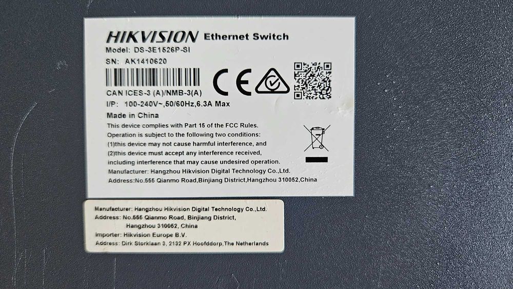 Switch POE Hikvision 24 porturi Hikvision DS-3E1526P-SI cu management