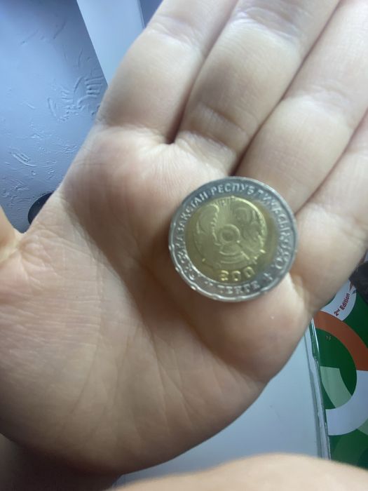 Манета 80 лет продам