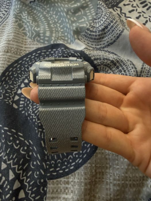 Часовник G-shock