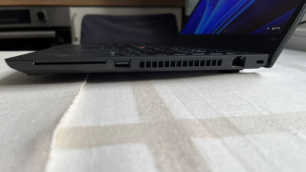 Laptop Lenovo ThinkPad T490 / Intel i5-8265U / 16GB RAM / SSD 2TB Samsung 990 EVO Plus / 14" FHD / Windows 11 Pro