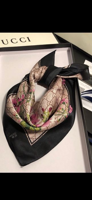 Eșarfă Gucci, model 2026, 70x70 cm, 100% mătase, preț