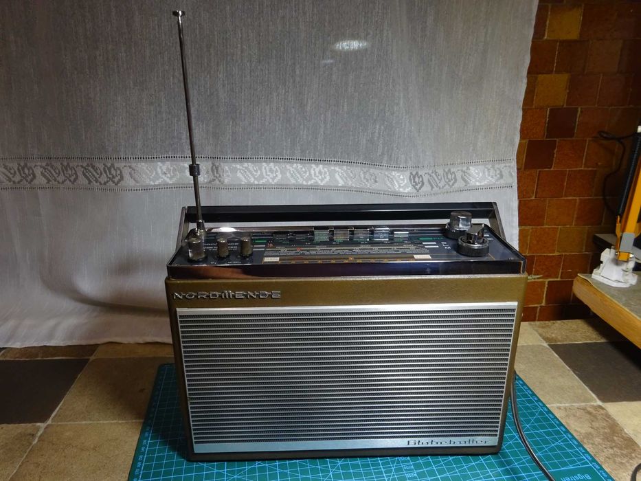 Aparat radio vintage Nordmende Globetrotter TN6000 /typ 101