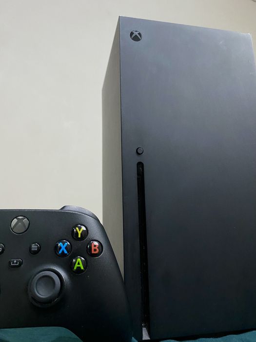Xbox series X в хорошем состояний