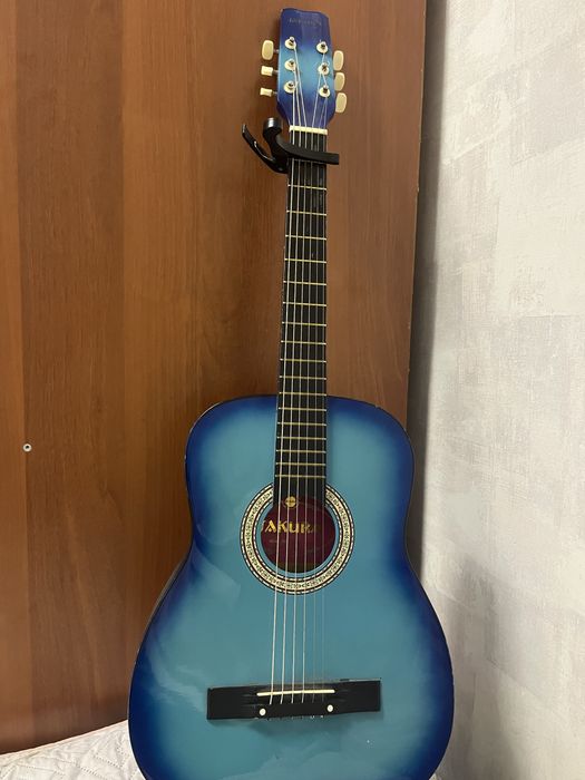 Продам гитару в хорошем состояний