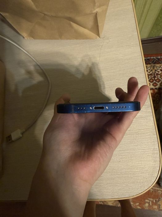 Продам iPhone 12