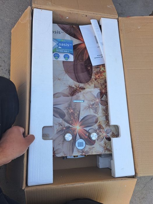 Газовый колонка новый.