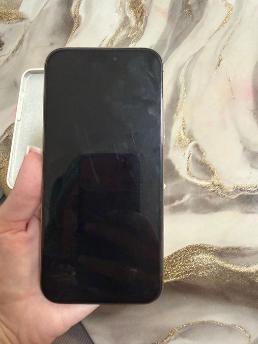 Продам 16 pro Max