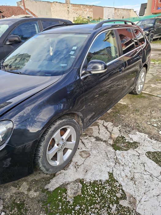 Volkswagen Golf 2011 година