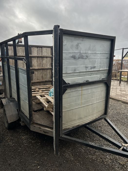 Продам прицеп коневозку