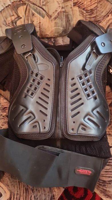 Vand echipament moto