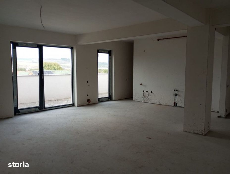 Apartament  3 camere, semifinisat, 93mp, terasa 20mp, parcare, cart So
