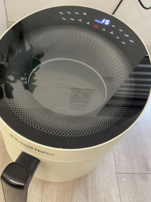 Air fryer Russel Hobbs нов