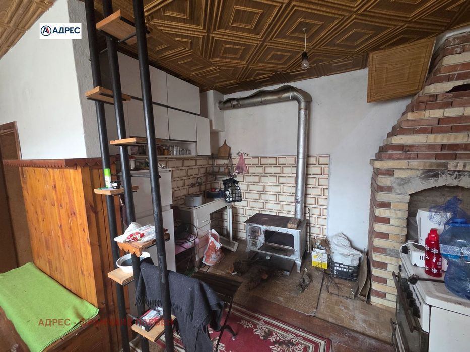 Къща в Враца-Студентски град площ 110 цена 35000