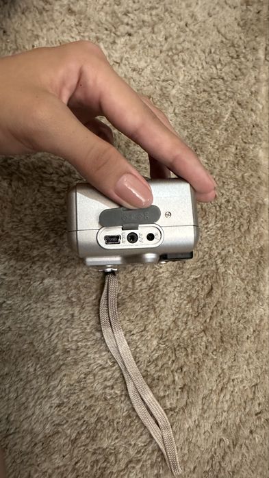 Камера работает от батареек