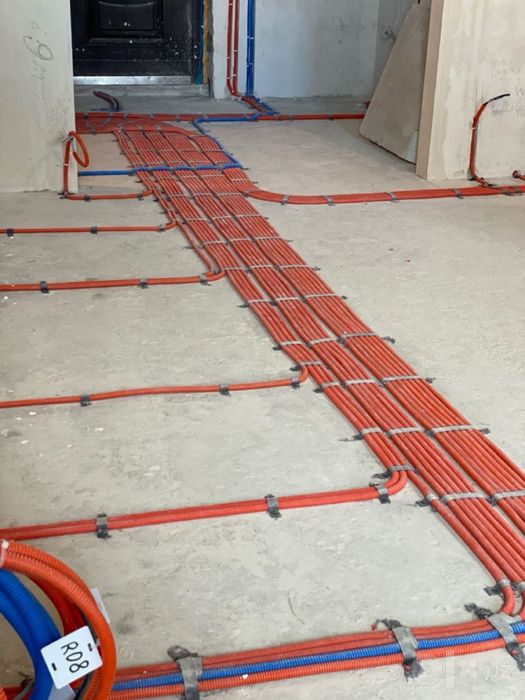 Elektrik xizmatlar bor mantaj hamasini qilamiz tochkasni gaplashamz