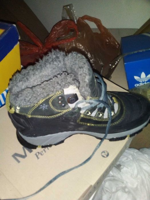 Продам женскую обувь