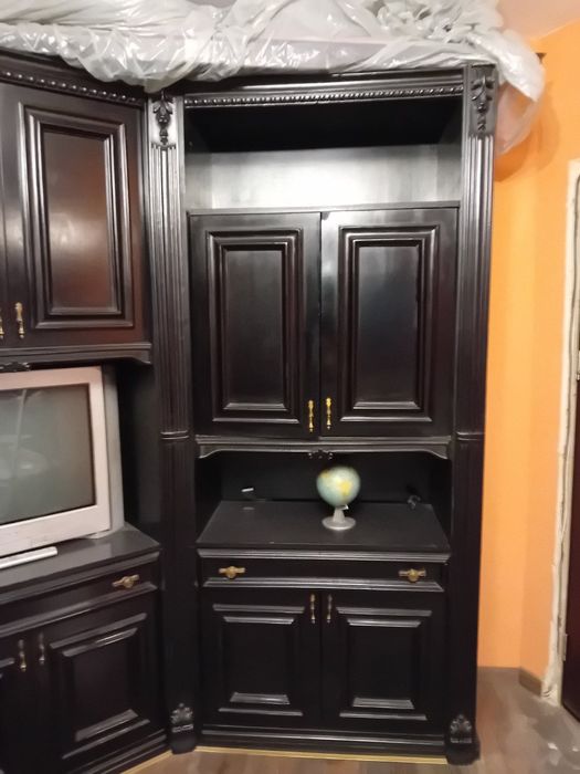 Холна секция ъглова витрина и права витрина