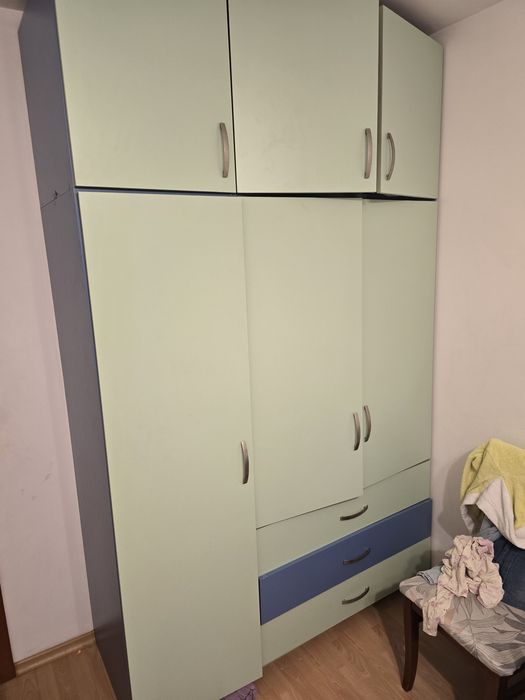 Подарявам мебели